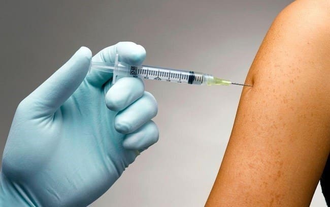 در مورد واکسیناسیون پسران و آقایان چه باید کرد؟